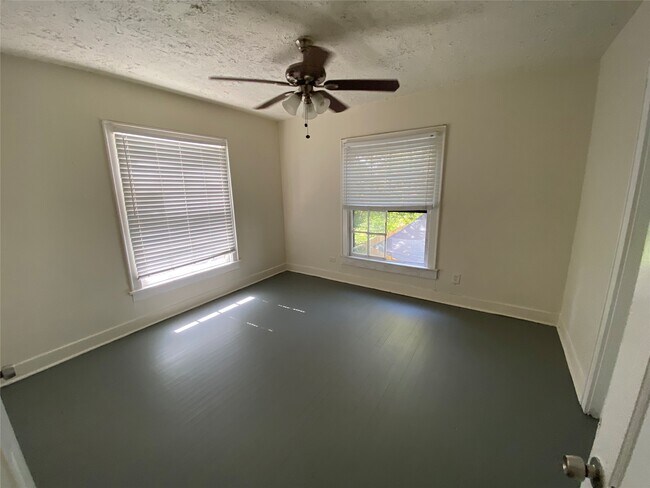 Building Photo - 109 Bryan St