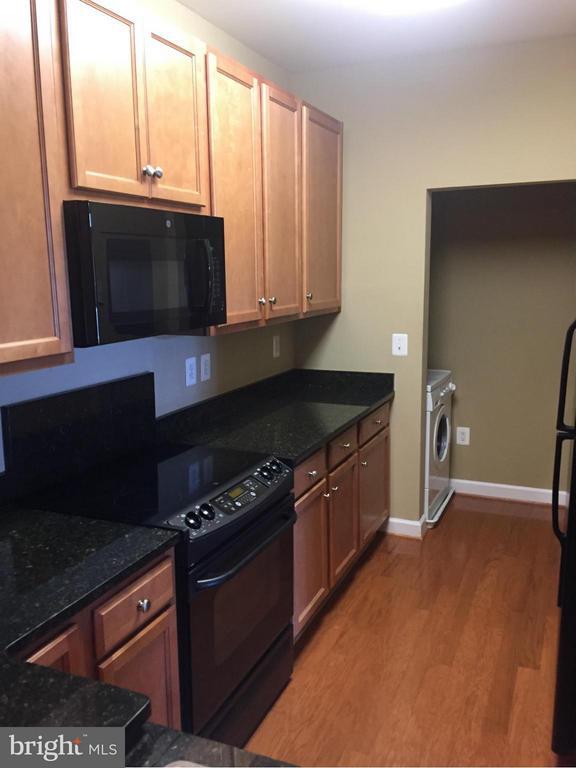 Building Photo - 6161 Willow Pl