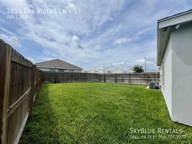 Building Photo - 3815 Las Vistas Ln