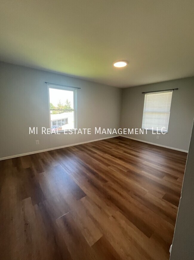 Building Photo - 326 Stratford Way