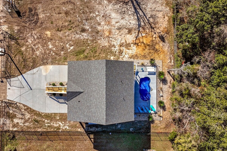 Building Photo - 135 Brady Dr