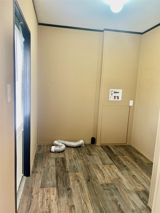 Building Photo - 21411 Russell Dr