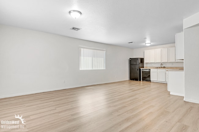 Building Photo - Remodeled 4Bdm 2Ba Downtown Duplex in Phoenix