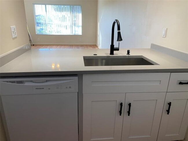 Primary Photo - 10038 Twin Lakes Dr