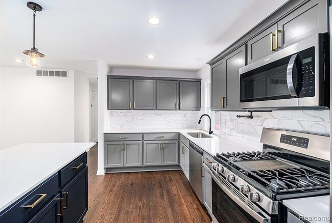 Building Photo - 1508 Gardenia Ave