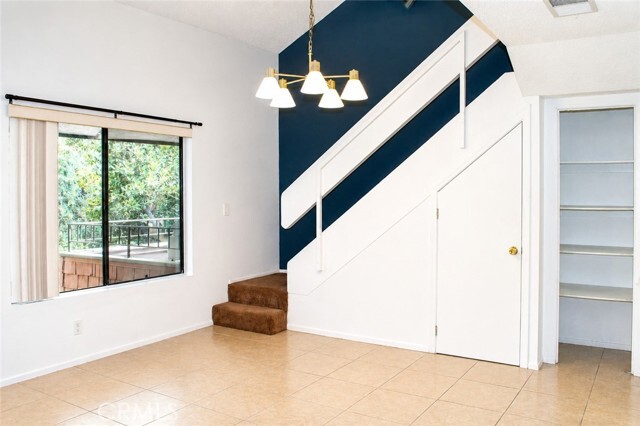 Building Photo - 380 S Prospectors Rd