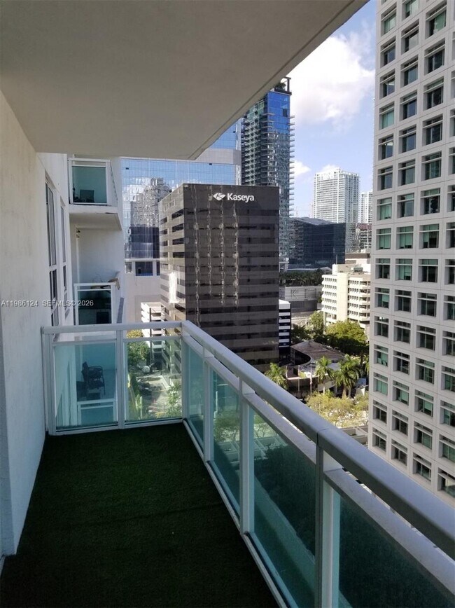 Building Photo - 950 Brickell Bay Dr