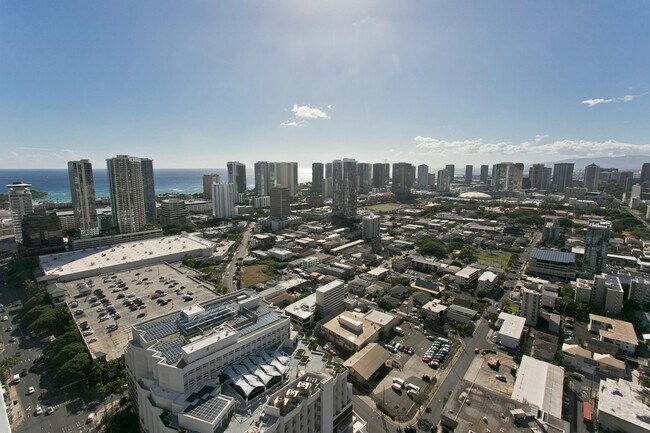 Building Photo - 1515 Liona St