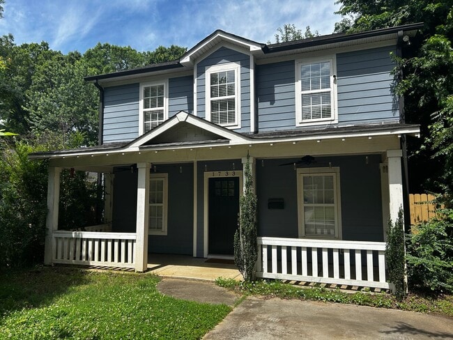 Primary Photo - Gorgeous 4 Bedroom Home in Belmont Neighbo...