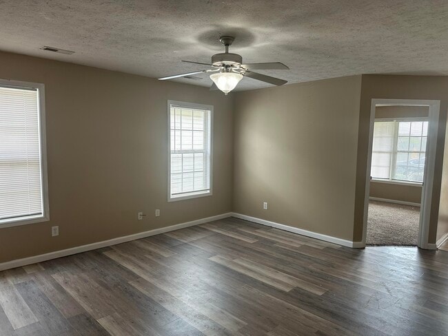 Building Photo - 3140 Tiburon Way