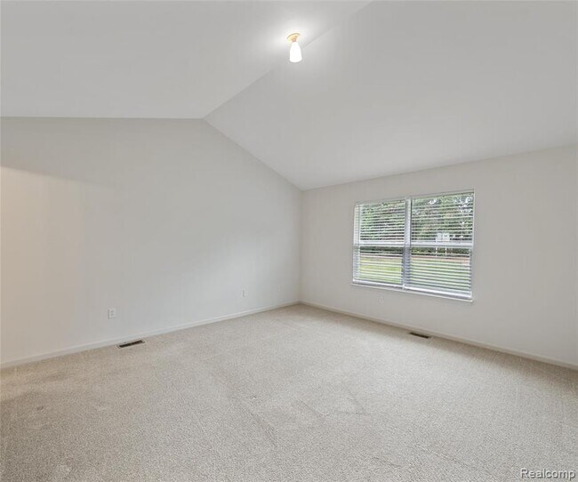 Building Photo - 5864 Willow Ridge Dr