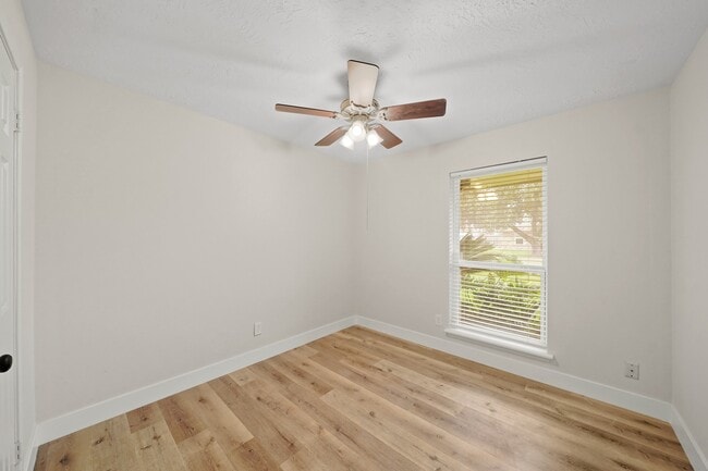 Building Photo - 19211 Haystream Dr