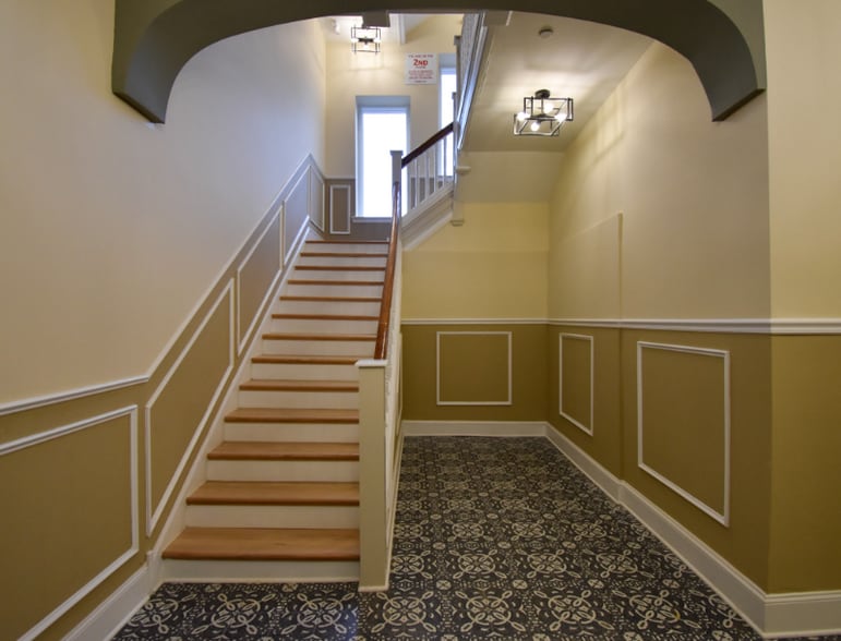 Building Photo - 1030 N 48th St