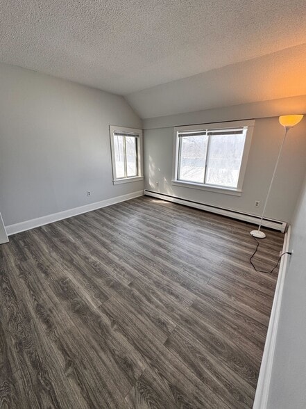 Building Photo - 317 S Main St