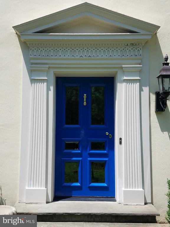 Building Photo - 128 Avon Rd