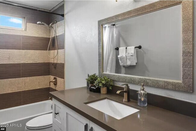 Building Photo - 4844 E Andora Dr
