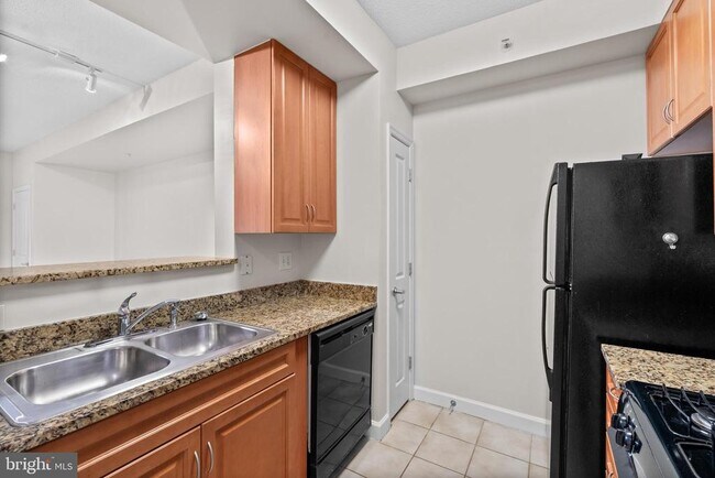 Building Photo - 1111 25th St NW