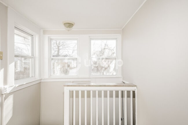 Building Photo - Fantastic 2bd/1ba home! Let yourself in!