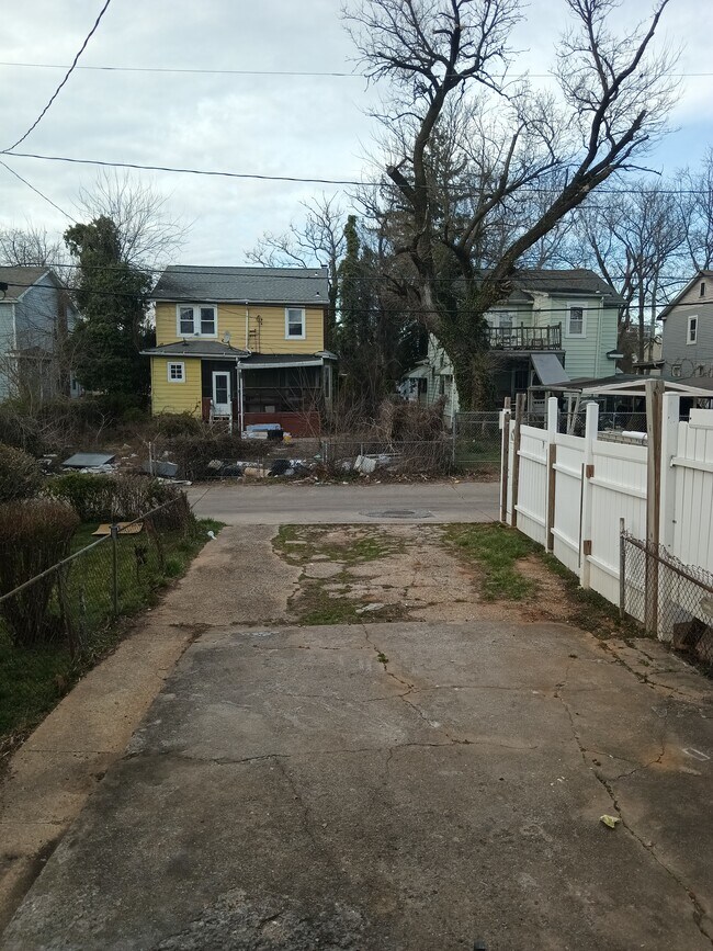 Backyard 2 - 2870 W Garrison Ave