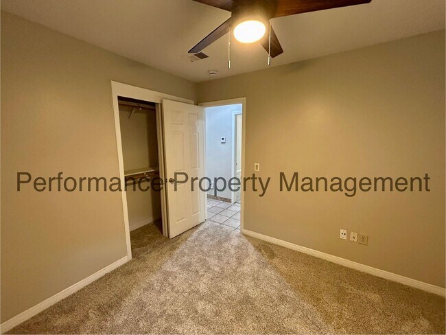 Building Photo - Charming 3 Bed/2 Bath NW Bakersfield Home ...