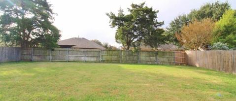 Building Photo - 6218 Bentwood Dr