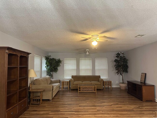 Building Photo - 4380 Daphne Ln