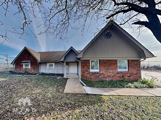 Building Photo - 4546 S Berrypick Ln