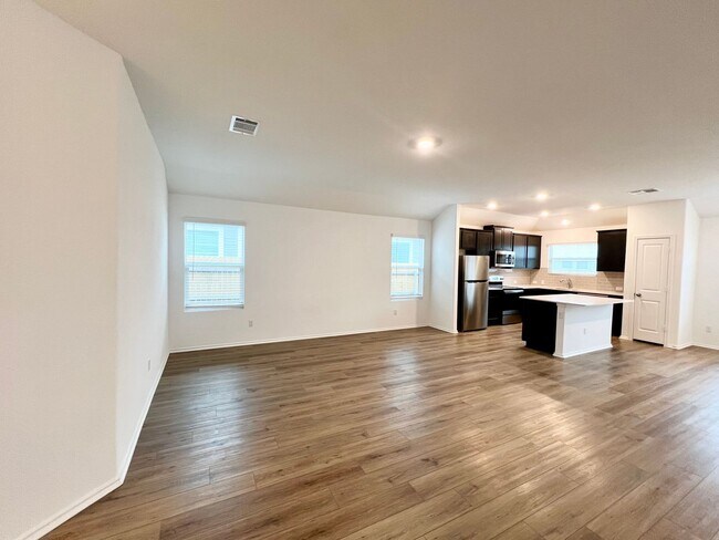 Building Photo - Jarrell Home For Lease