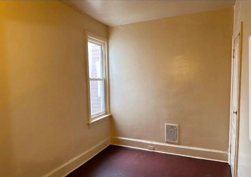 Building Photo - 316 S 15th St