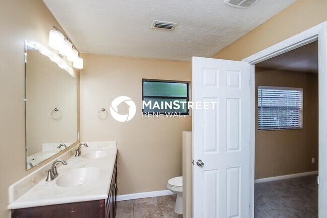 Building Photo - 3 Bedroom Pet-Friendly Home in Sebastian, ...
