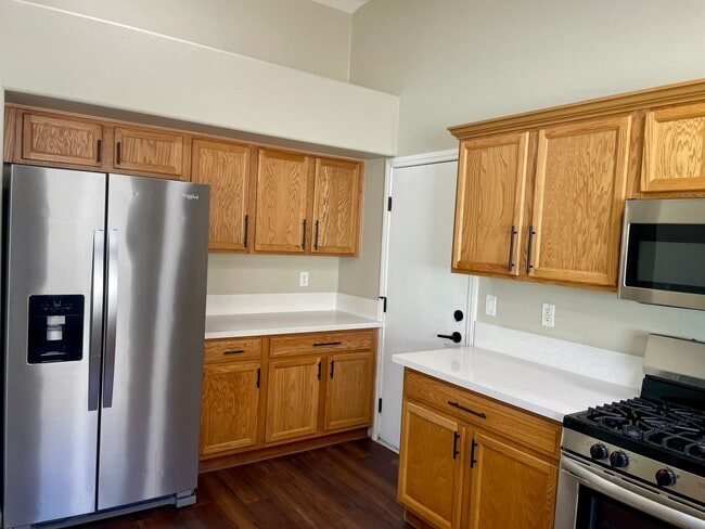 Building Photo - BEAUTIFUL SINGLE STORY HOME IN GATED COMMUNITY OF STALLION MOUNTAIN