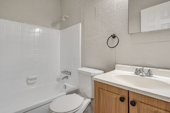 Building Photo - 4720 Carmen St