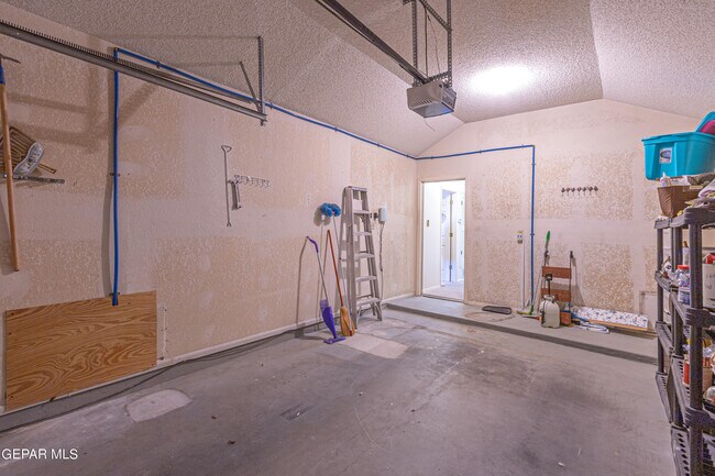 Building Photo - 801 Derrickson Dr