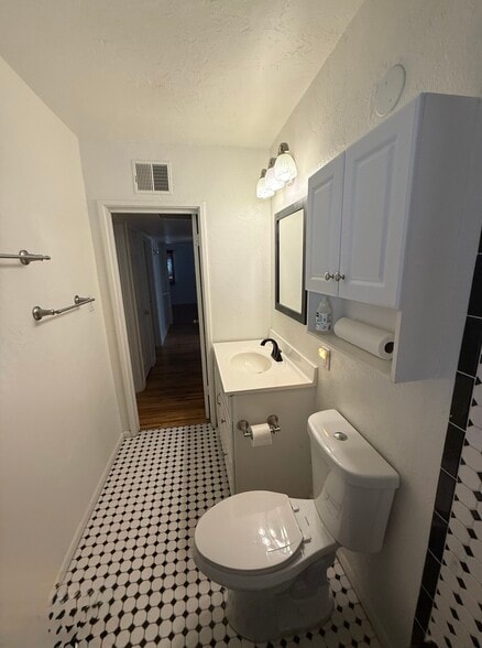 Building Photo - 2602 N 9th St