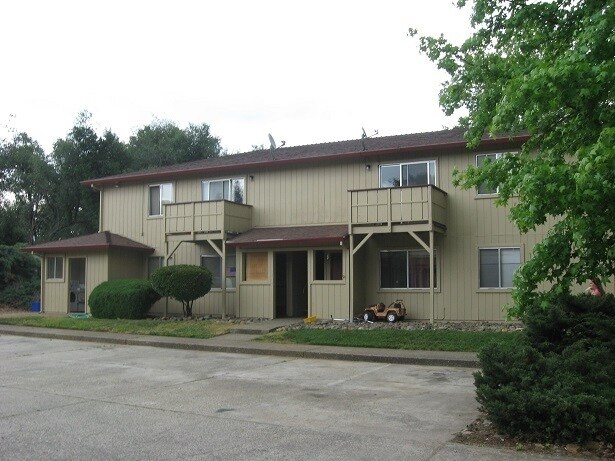 Building Photo - 1717 Bramble Pl