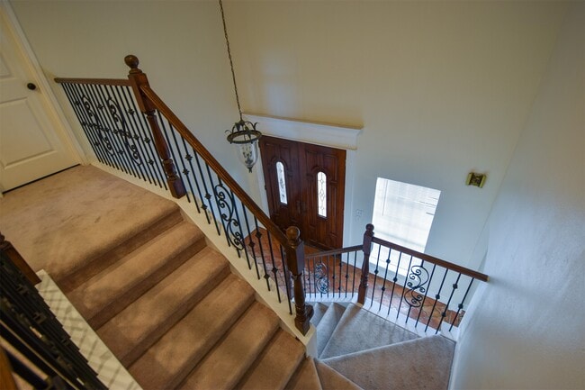 Building Photo - 18603 Point Lookout Dr