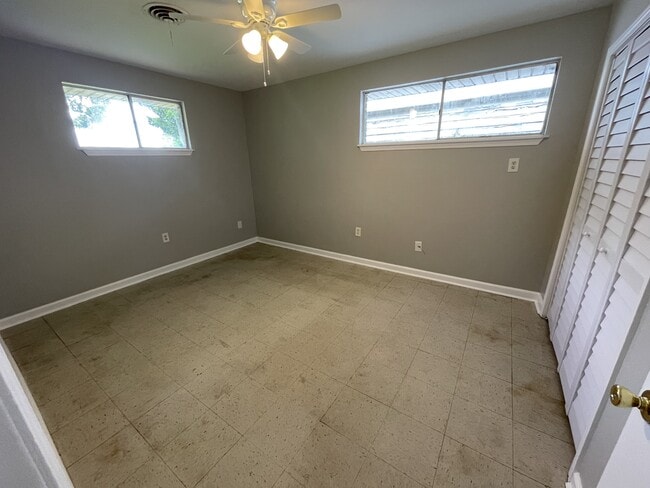 Building Photo - 2722 Delille St