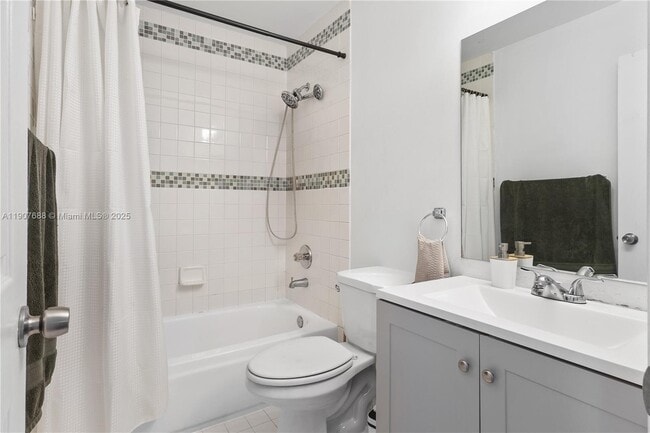 Building Photo - 6205 SW Kendale Lakes Cir