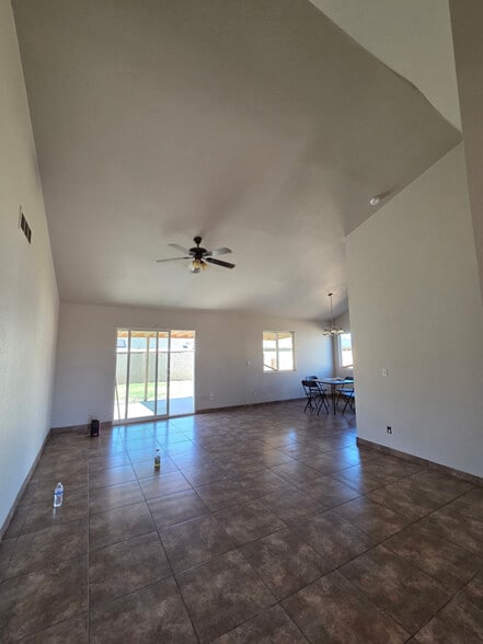 Building Photo - 6534 N 71st Ave