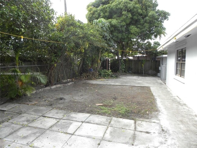 Building Photo - 214 NW 49th Ave