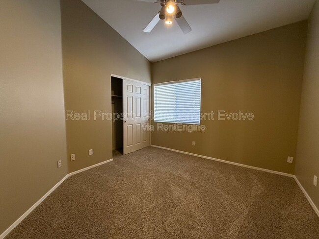 Building Photo - 4721 E Bighorn Ave