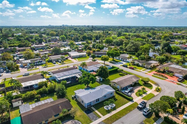 Building Photo - 5215 SW 128th Ave