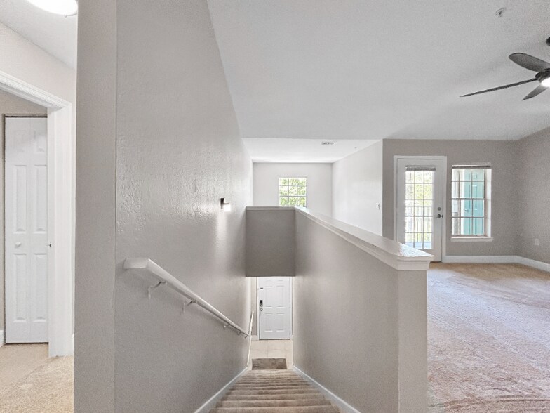 Building Photo - 7424 Vista Way