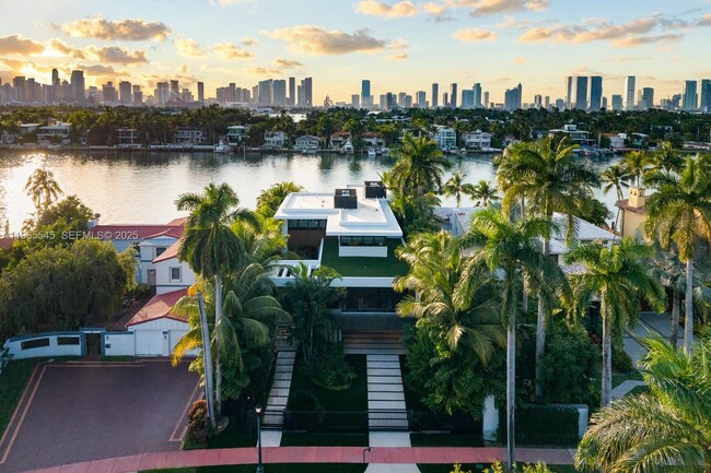 Building Photo - 40 W Rivo Alto Dr