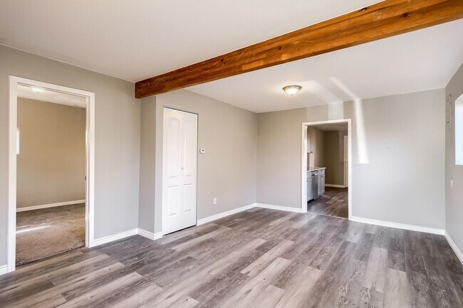 Building Photo - 2 Bedroom 1 Bath in Denver