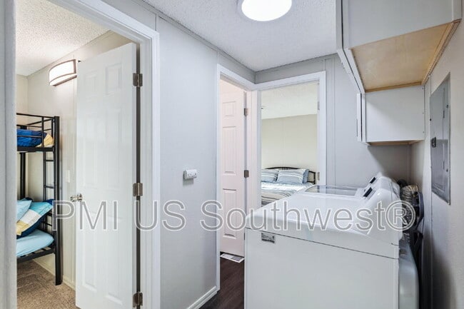 Building Photo - 437 Riverfront Dr