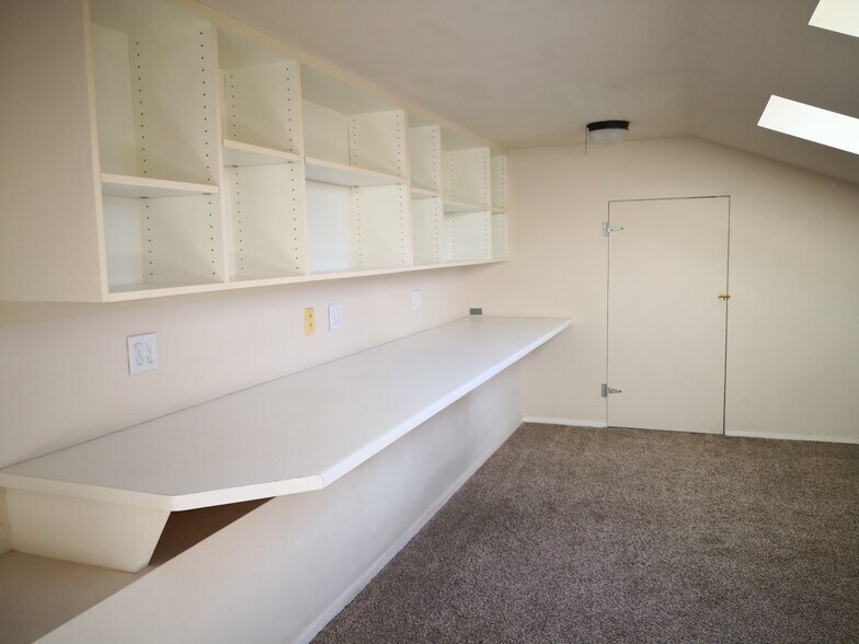 Building Photo - 399 Jaycee Dr