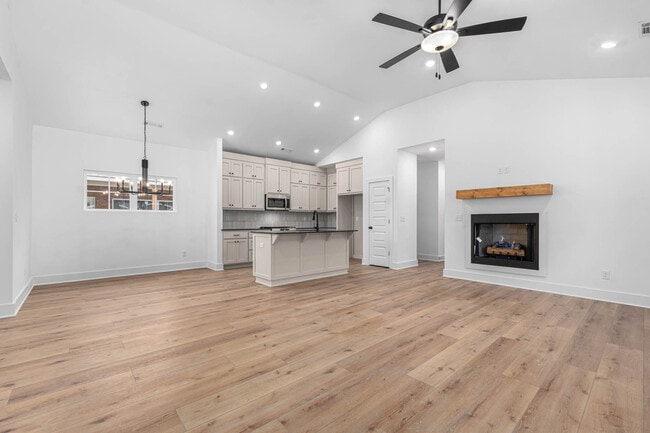 Building Photo - 6804 Fir St