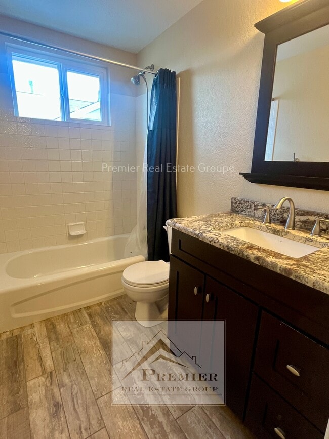 Building Photo - 6403 La Plata Peak Dr
