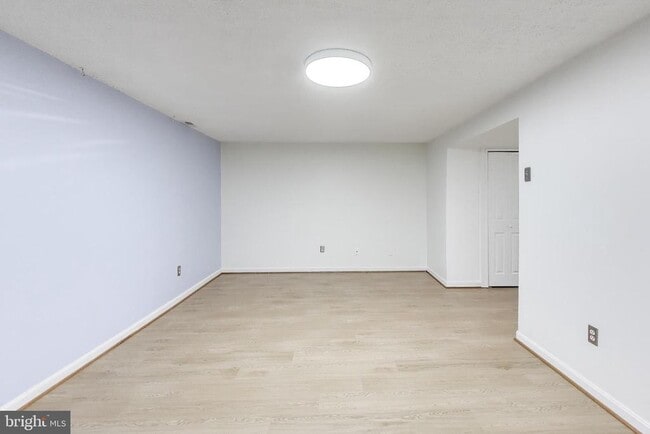 Building Photo - 20210 Maple Leaf Ct